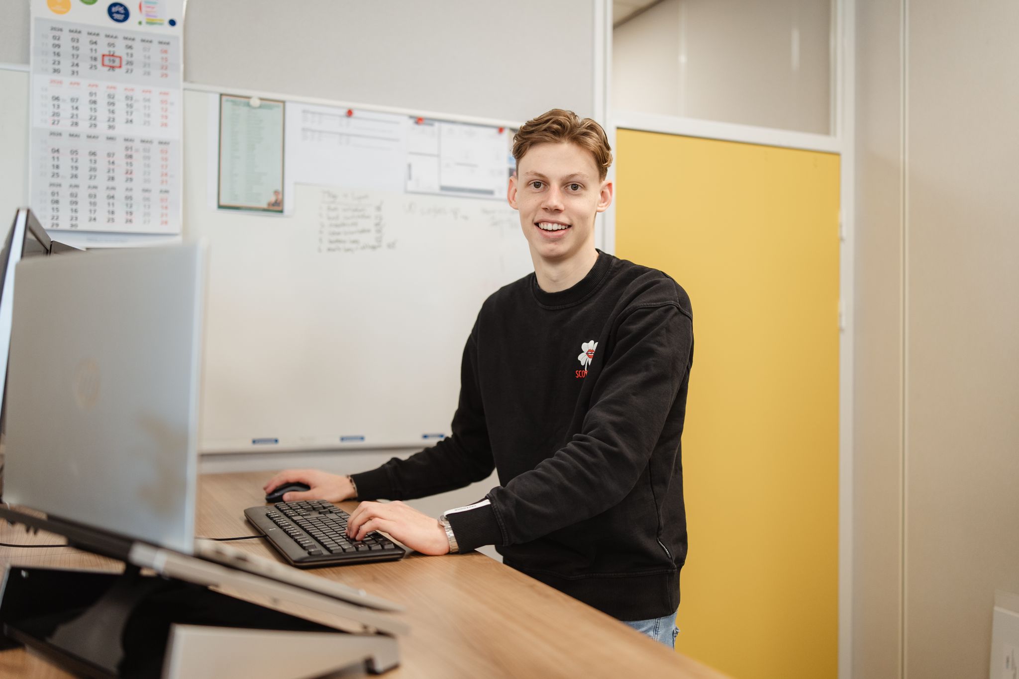 Thijs, medeoprichter van snelversimpeld, aan het werk